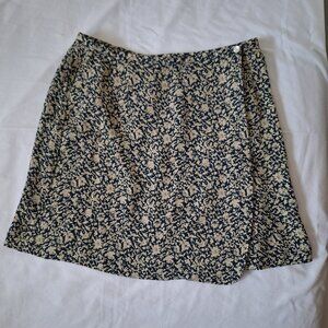 GAP Mini Wraparound Skirt Size 8